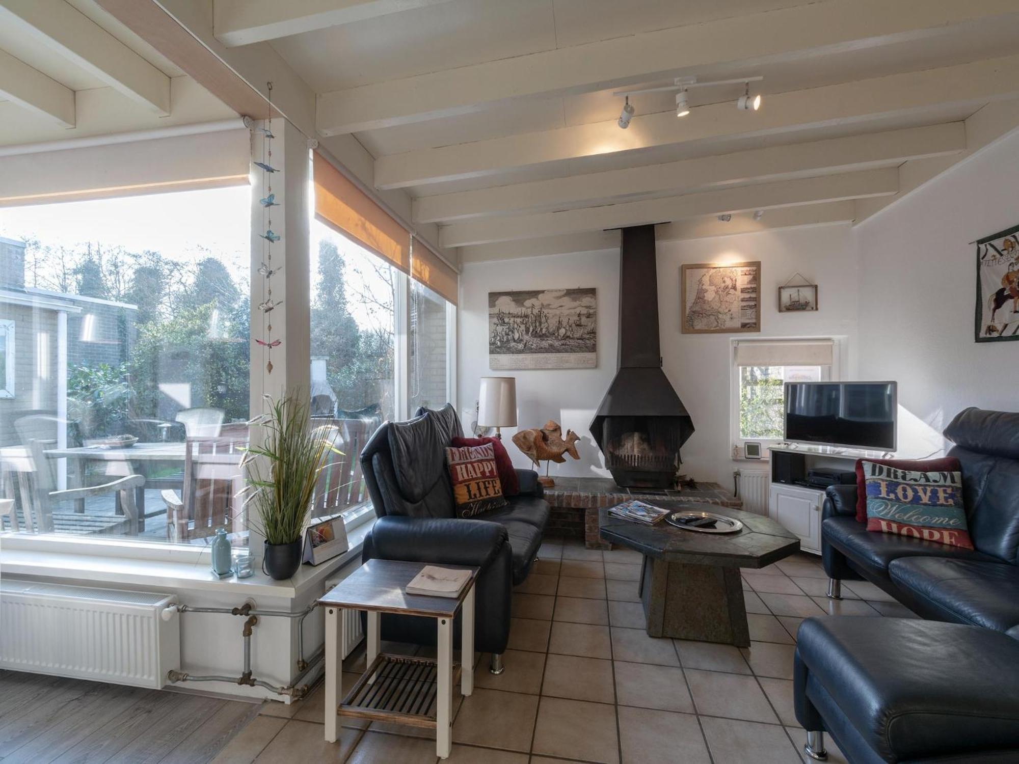 Stylish Bungalow With A Large Garden Sint Maartensvlotbrug Екстериор снимка