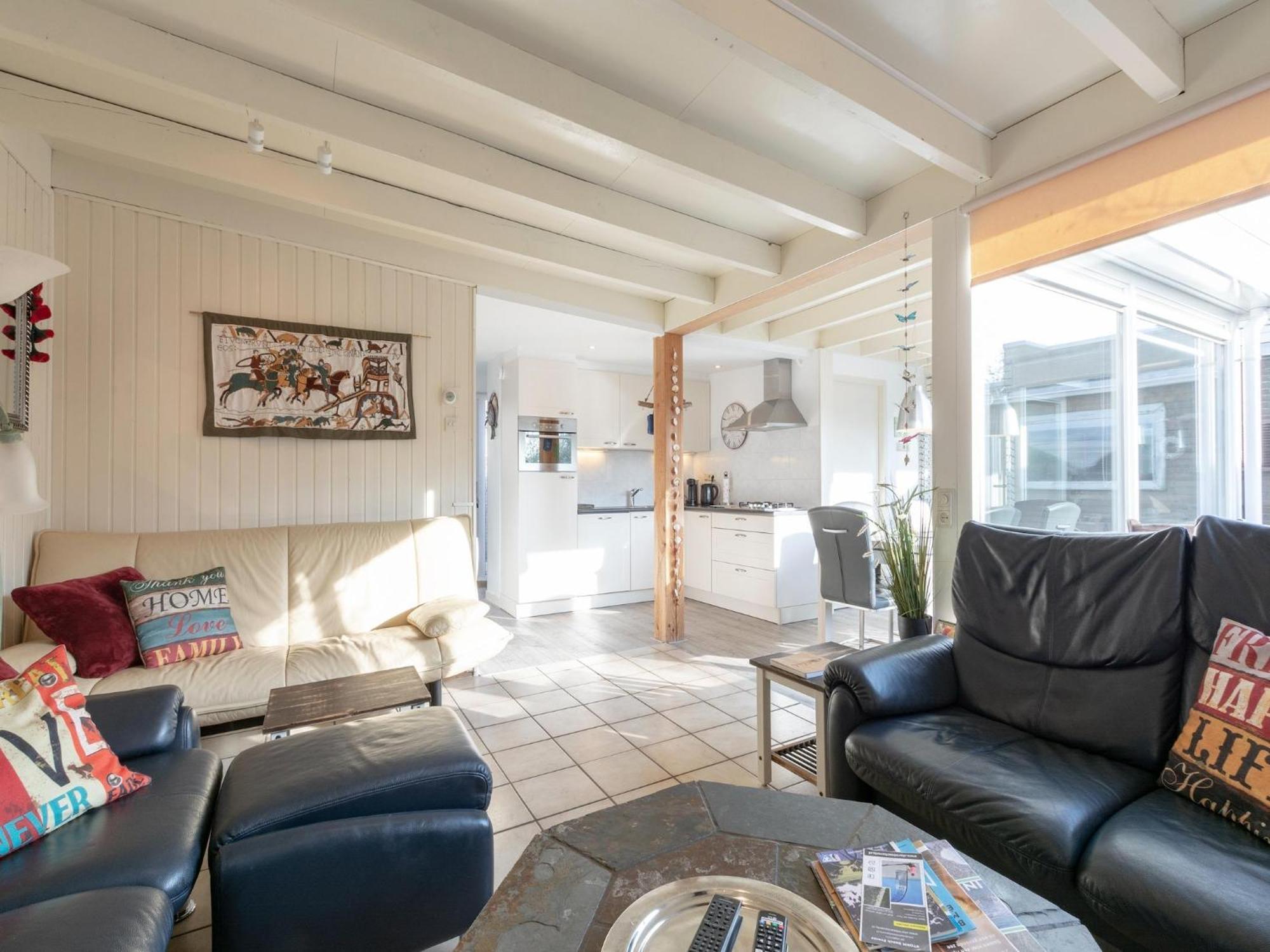 Stylish Bungalow With A Large Garden Sint Maartensvlotbrug Екстериор снимка