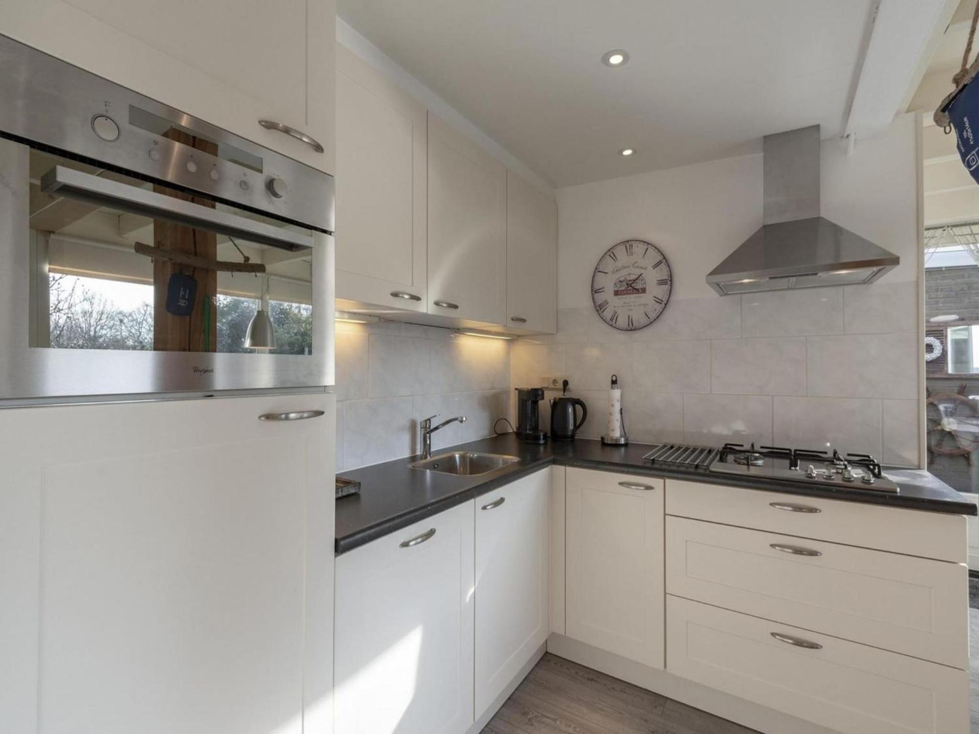 Stylish Bungalow With A Large Garden Sint Maartensvlotbrug Екстериор снимка