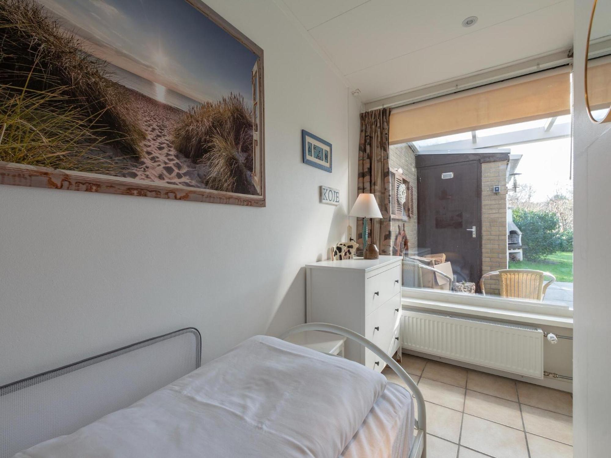 Stylish Bungalow With A Large Garden Sint Maartensvlotbrug Екстериор снимка