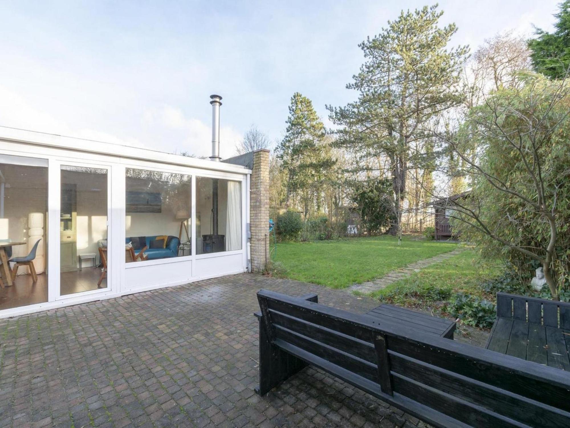 Stylish Bungalow With A Large Garden Sint Maartensvlotbrug Екстериор снимка