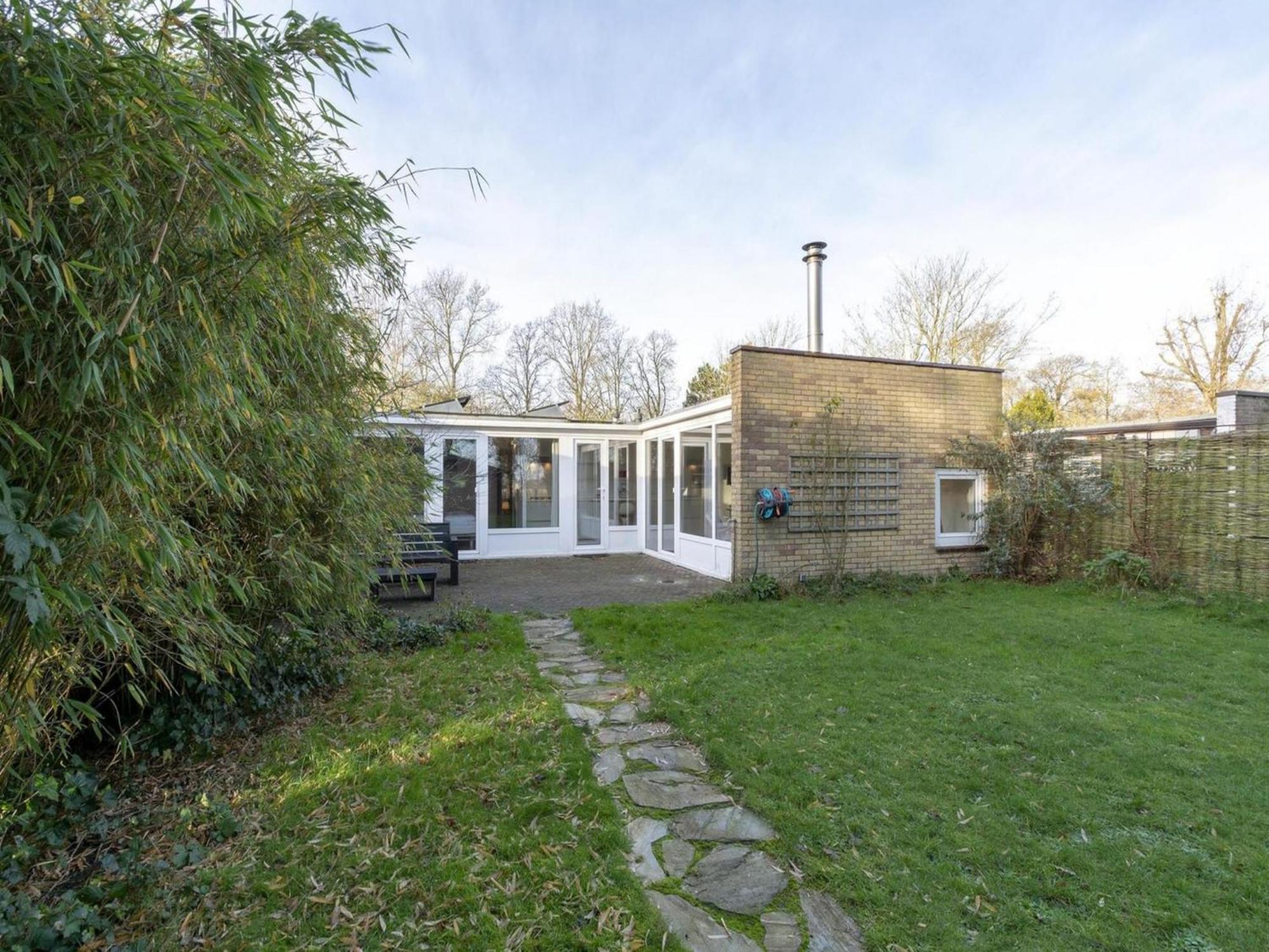 Stylish Bungalow With A Large Garden Sint Maartensvlotbrug Екстериор снимка