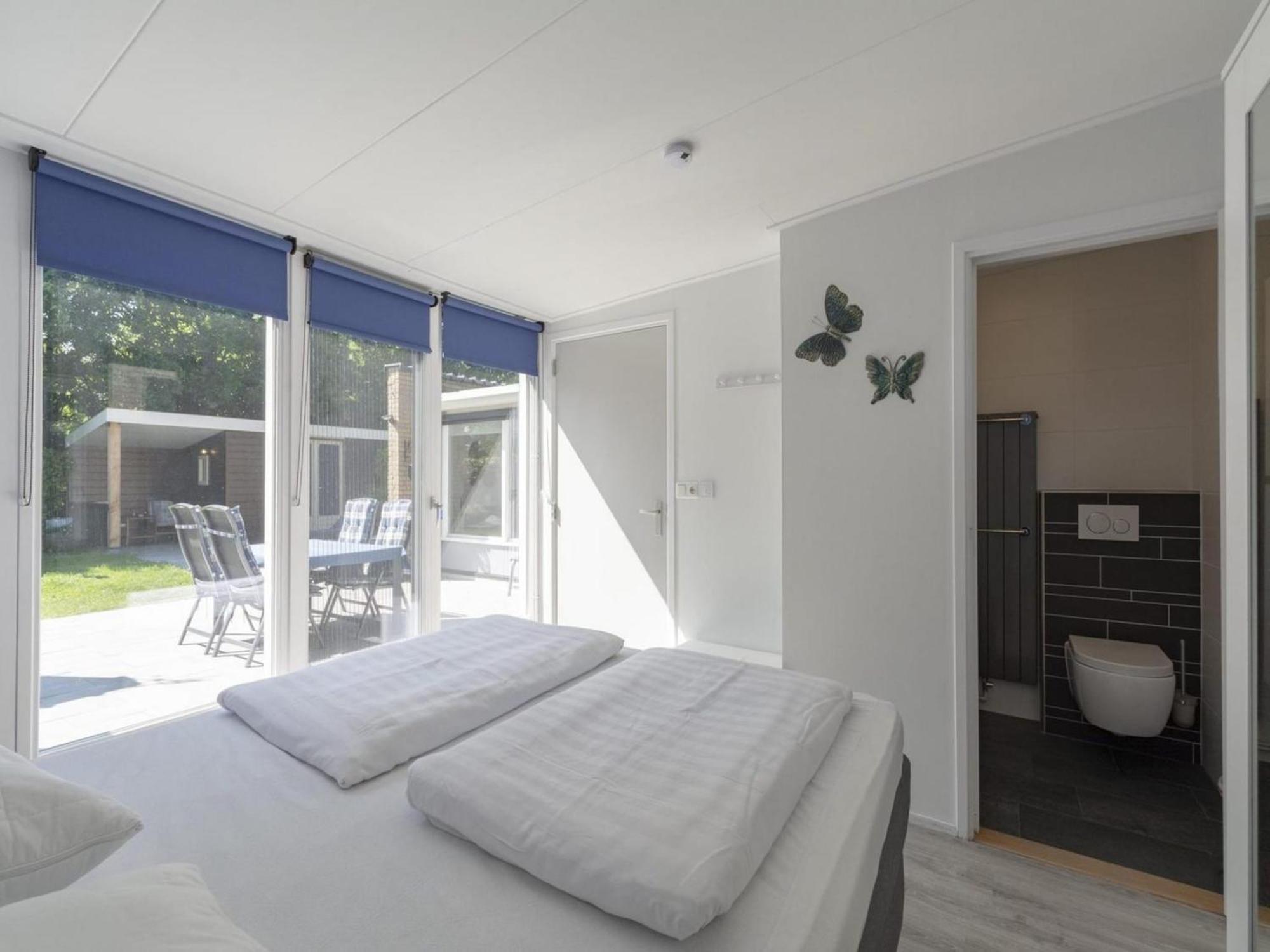 Stylish Bungalow With A Large Garden Sint Maartensvlotbrug Екстериор снимка