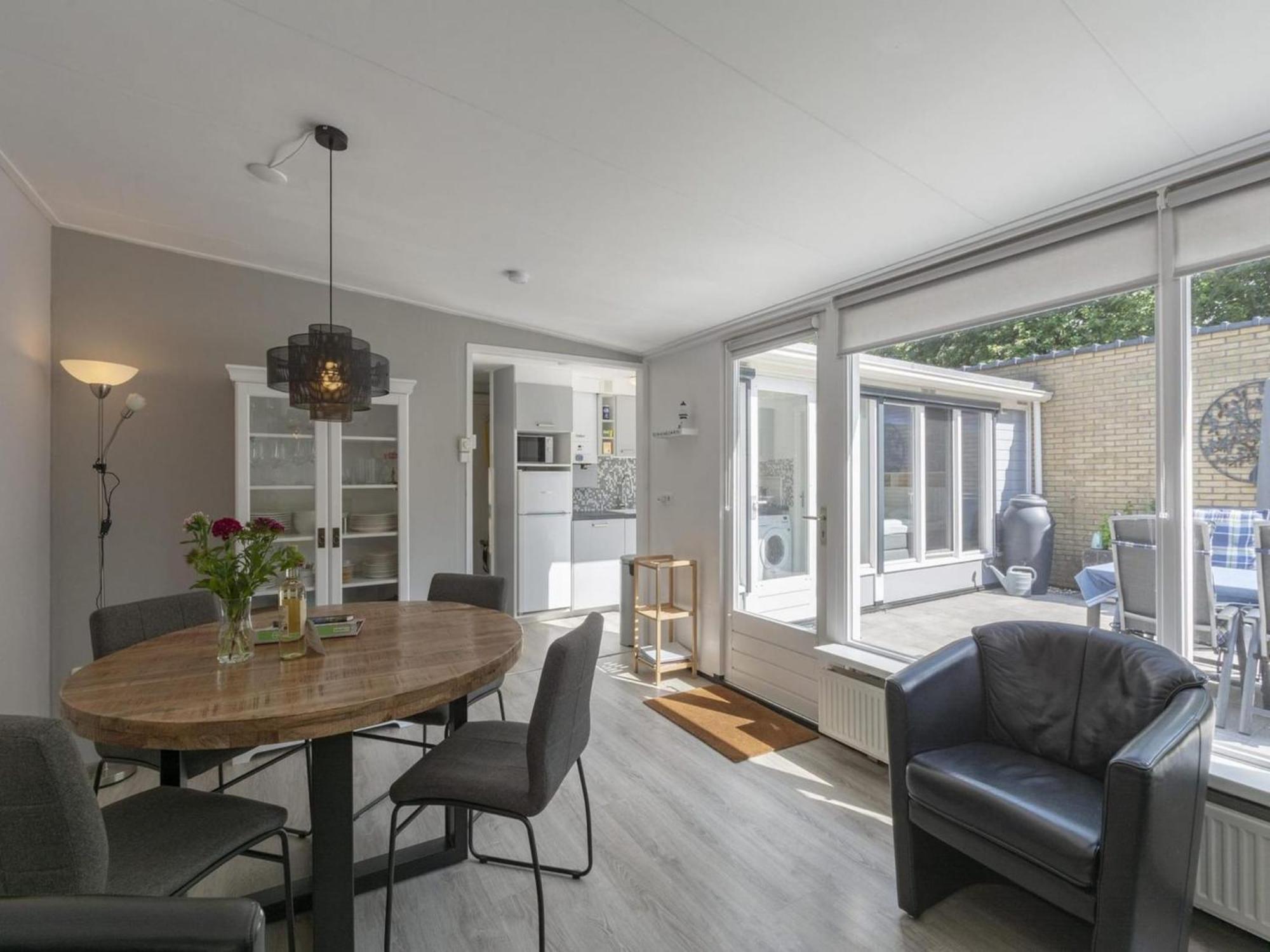 Stylish Bungalow With A Large Garden Sint Maartensvlotbrug Екстериор снимка