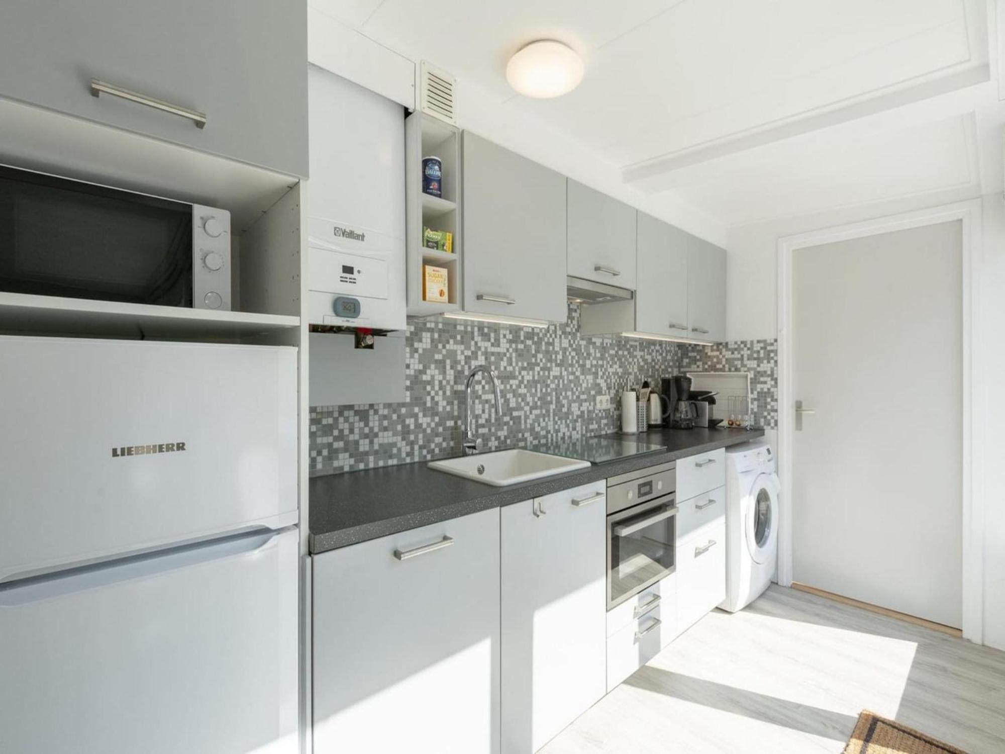Stylish Bungalow With A Large Garden Sint Maartensvlotbrug Екстериор снимка