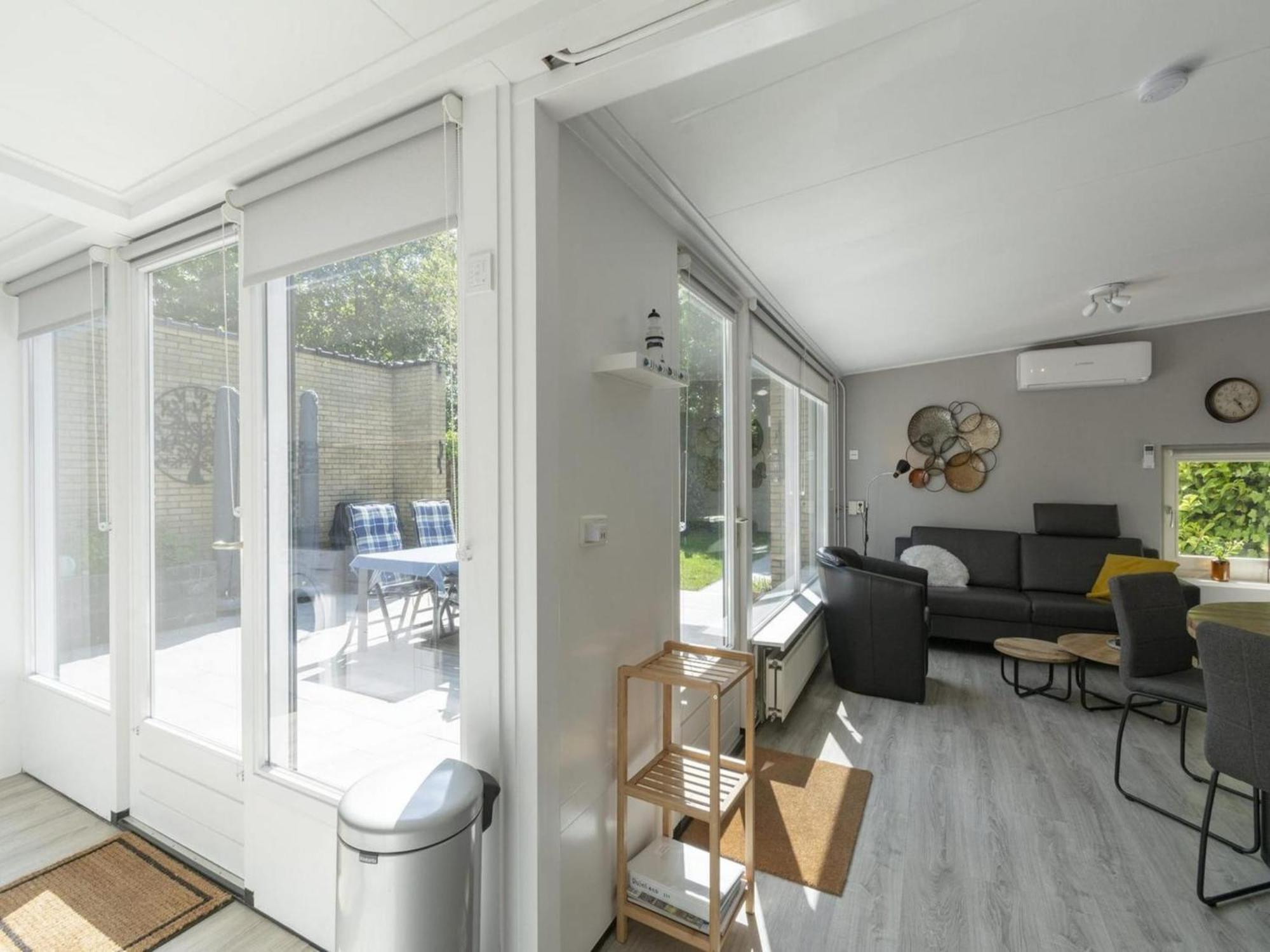 Stylish Bungalow With A Large Garden Sint Maartensvlotbrug Екстериор снимка