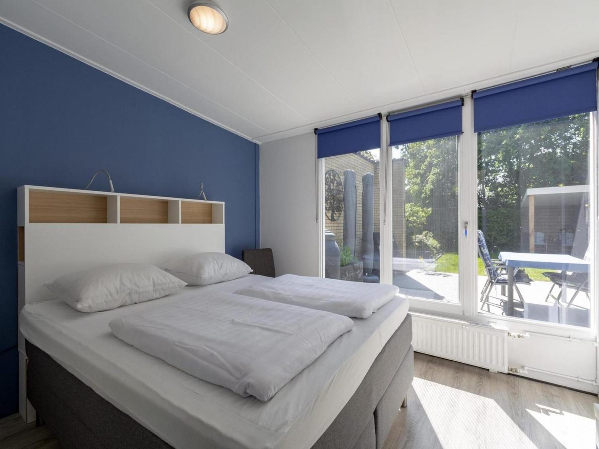 Stylish Bungalow With A Large Garden Sint Maartensvlotbrug Екстериор снимка