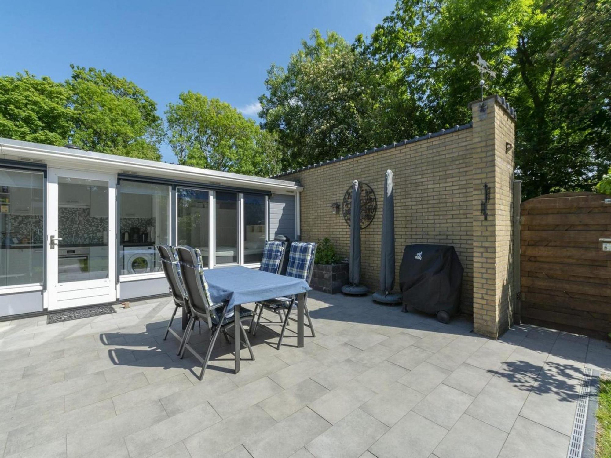 Stylish Bungalow With A Large Garden Sint Maartensvlotbrug Екстериор снимка