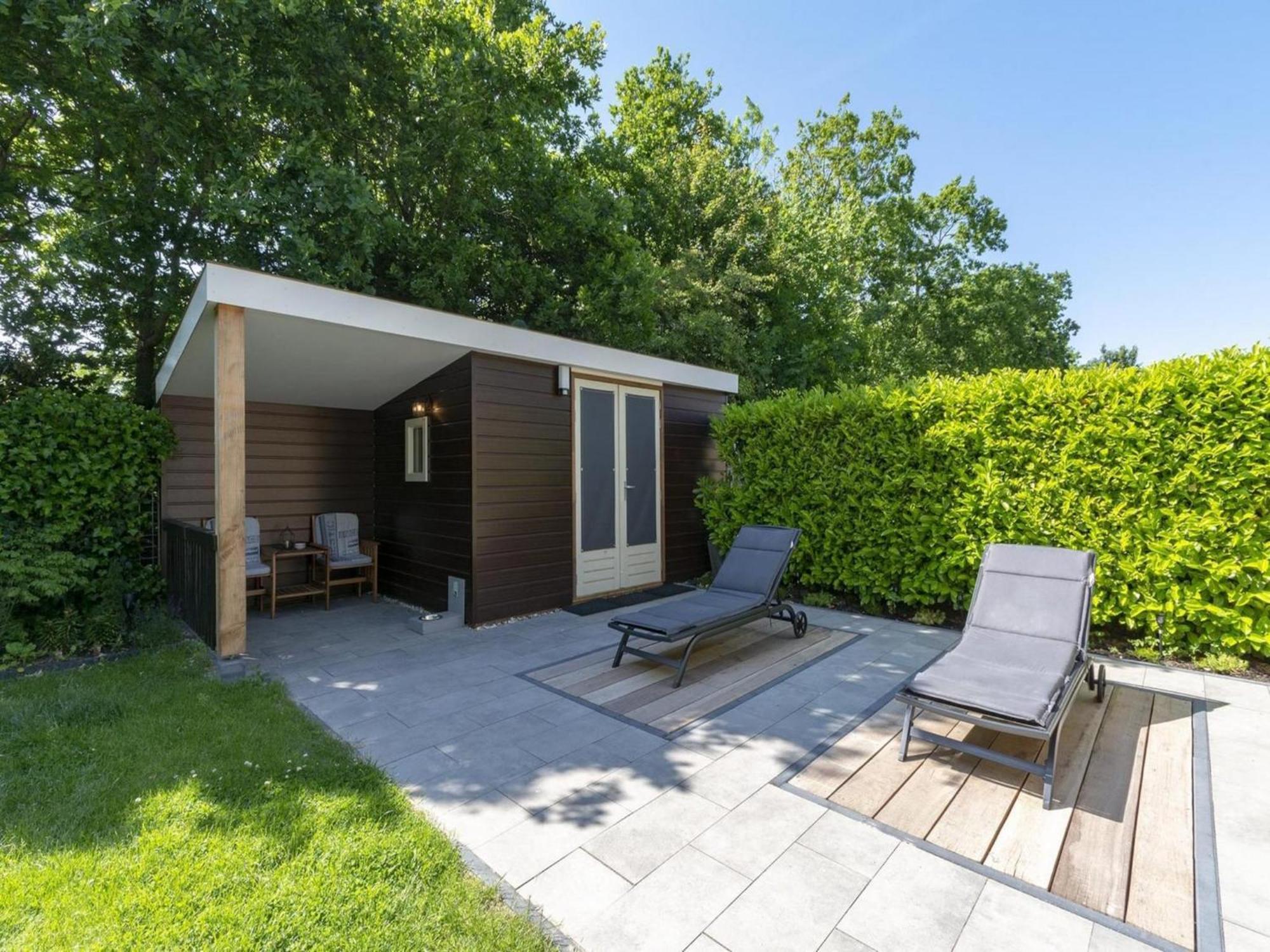 Stylish Bungalow With A Large Garden Sint Maartensvlotbrug Екстериор снимка