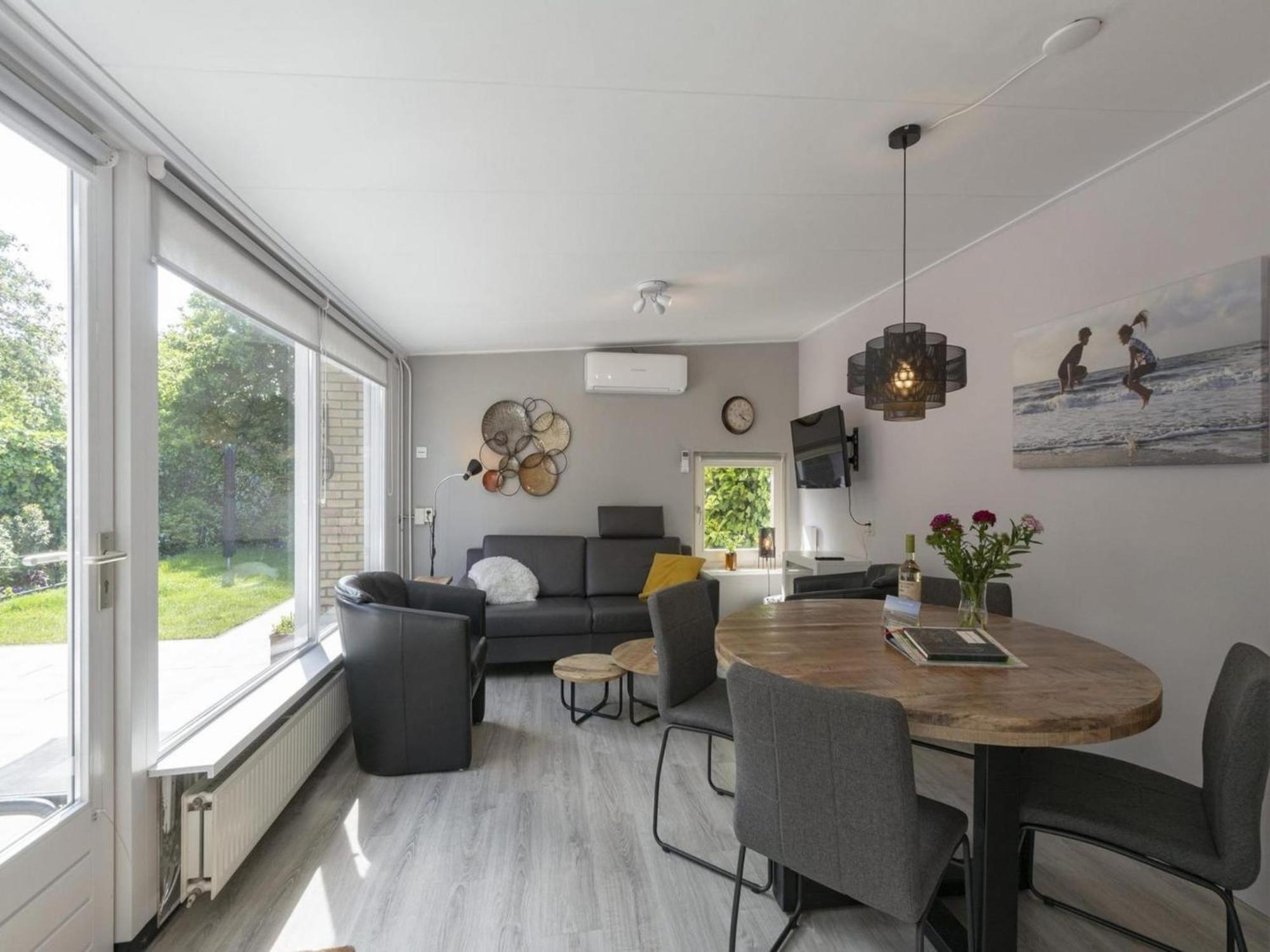 Stylish Bungalow With A Large Garden Sint Maartensvlotbrug Екстериор снимка