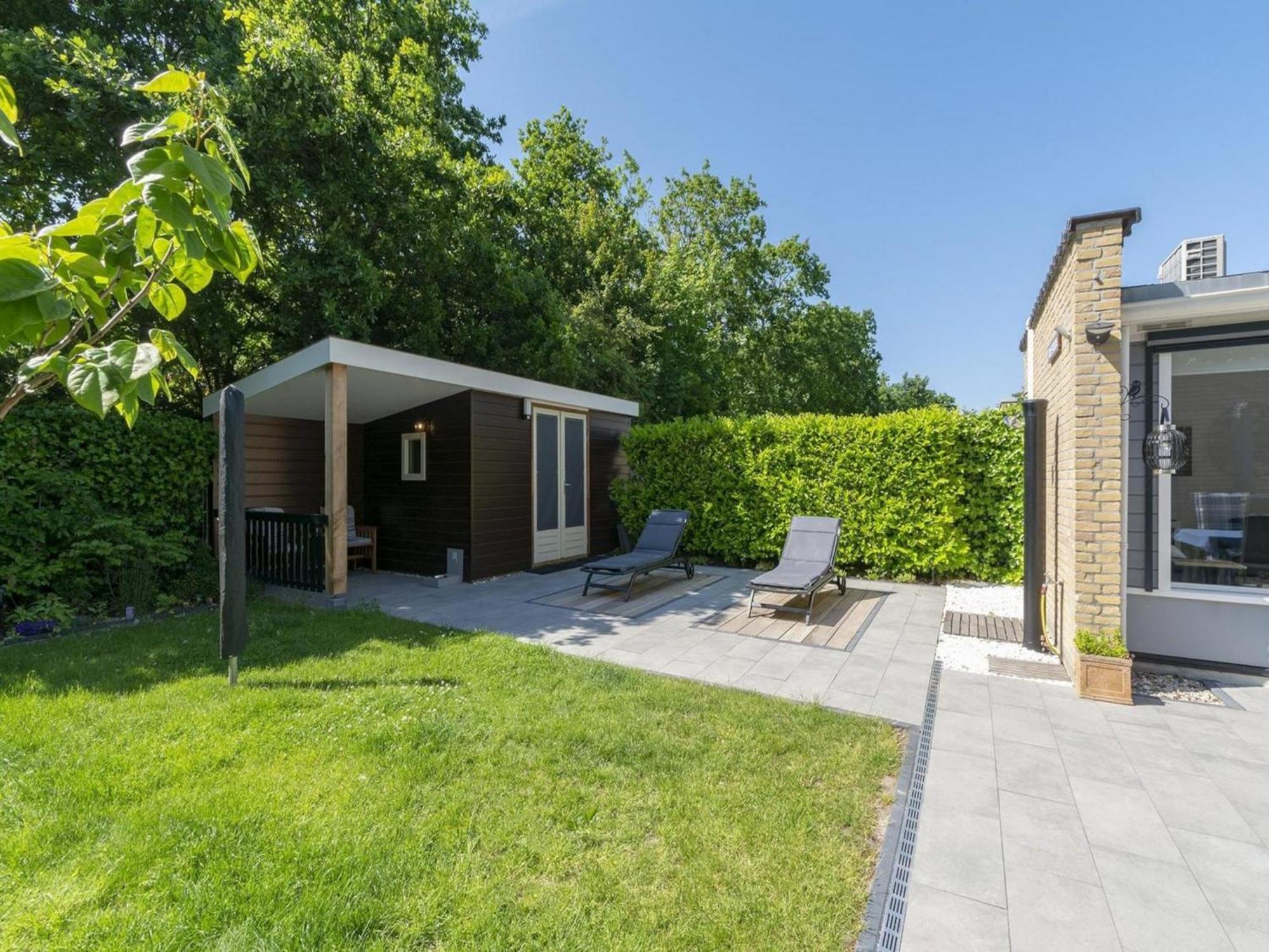 Stylish Bungalow With A Large Garden Sint Maartensvlotbrug Екстериор снимка
