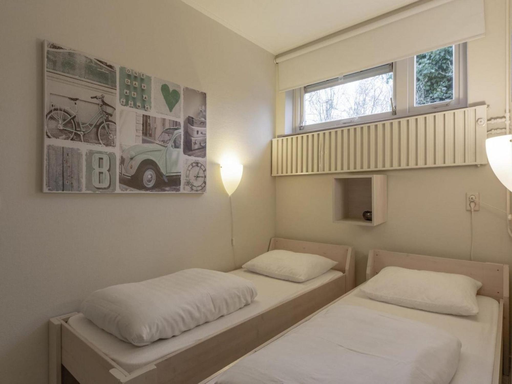 Stylish Bungalow With A Large Garden Sint Maartensvlotbrug Екстериор снимка